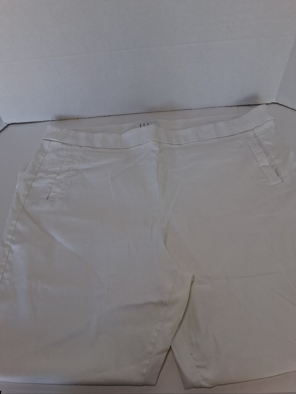 Elle Cream Tailored Shorts